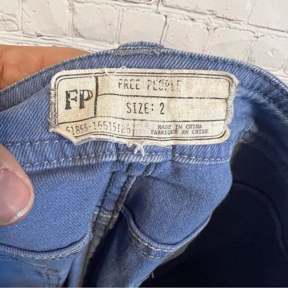 Free People Ripped Jeans Straight Leg size 2 - Picture 7 of 8